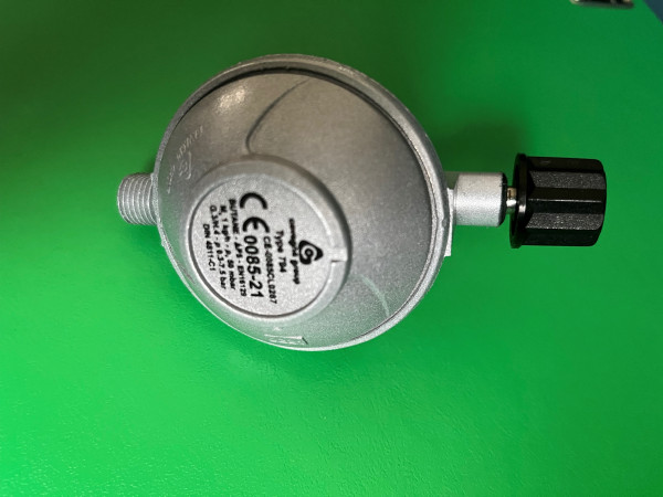 Druckregler Druckminderer f. GAZ - Flasche 50 mbar