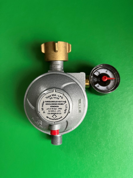 Druckregler Druckminderer 50 mbar mit Manometer und Abblasventil