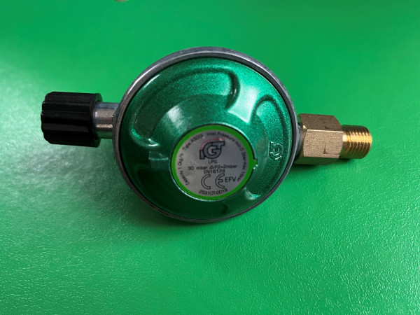 Druckregler Druckminderer f. GAZ - Flasche 30 mbar